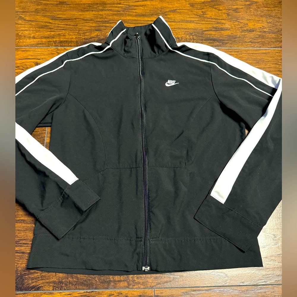 Nike Full Zip Windbreaker Nylon Running Jacket Women Size 4-6 Black/White